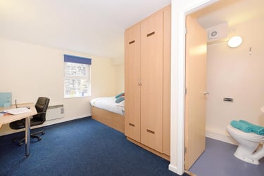 1 bed flat, Vicarage Hill, City Centre, Wrexham, LL137HN - Image 10